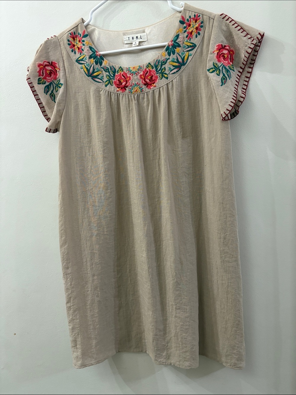 THML - Anthropologie - Embroidered Floral Short-Sleeve Dress in Beige - small